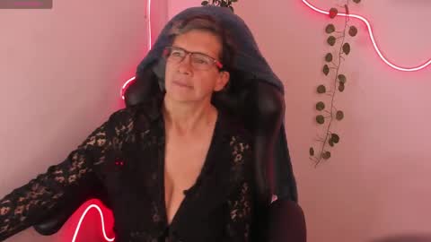 Selena online show from April 16, 11:21 am