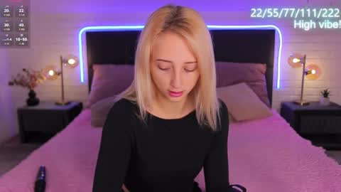 Snapshot of selena_lily chatting on September 28, 12:36 pm Selena Lily online show from September 28, 12:36 pm