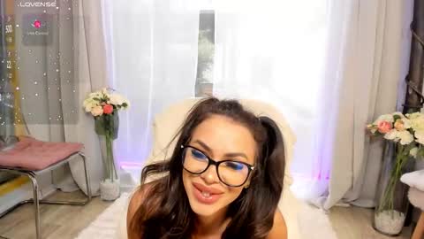 Selena online show from February 13, 7:44 am