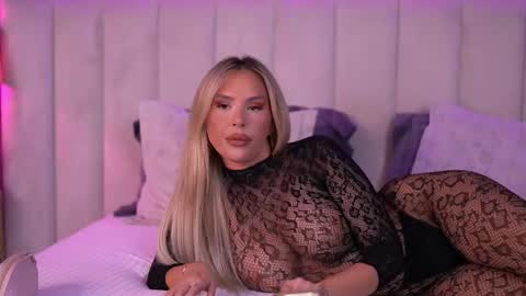 Selena online show from March 20, 9:14 am