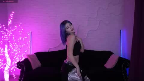 selenairis online show from March 6, 3:38 am