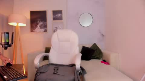 Karol. online show from September 11, 10:00 pm