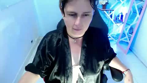 selene online show from February 7, 4:21 pm