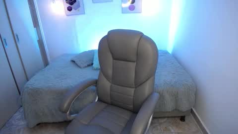 selene_rouse_ online show from March 3, 11:45 pm