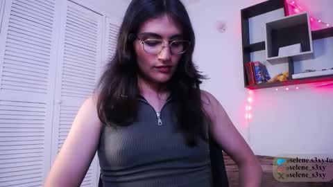 selene_s3xy online show from December 22, 12:39 am