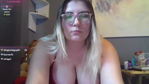 Snapshot of selenebaby chatting on October 8, 2:01 pm Selene online show from October 8, 2:01 pm