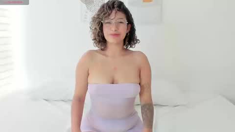 Snapshot of seleneclark_ chatting on September 22, 8:57 pm Sele online show from September 22, 8:57 pm