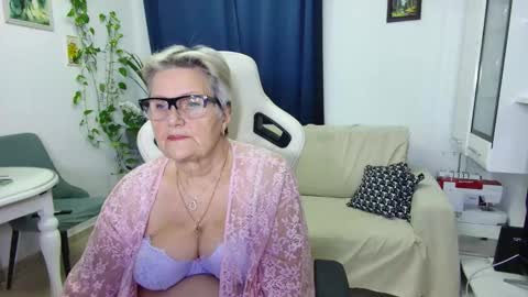 Selenna online show from January 6, 7:07 pm