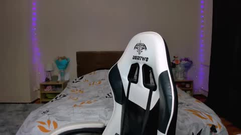 Snapshot of selfharm777 chatting on September 30, 8:19 pm Simon and Alice online show from September 30, 8:19 pm