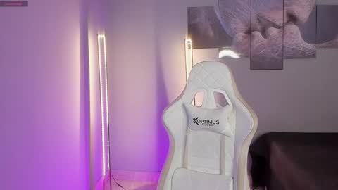 Snapshot of selyn_ chatting on December 12, 12:55 pm Selyn online show from December 12, 12:55 pm