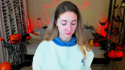 sensitiveheartt online show from October 24, 8:20 pm