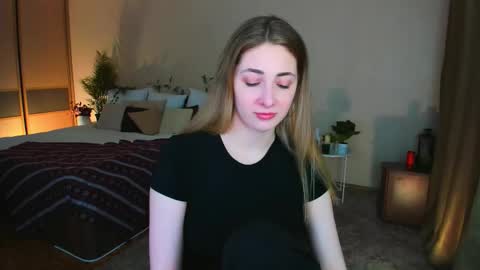 sensitiveheartt online show from February 4, 11:36 am