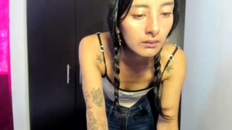 Snapshot of sensual_skinny chatting on October 21, 8:23 pm sensual_skinny online show from October 21, 8:23 pm