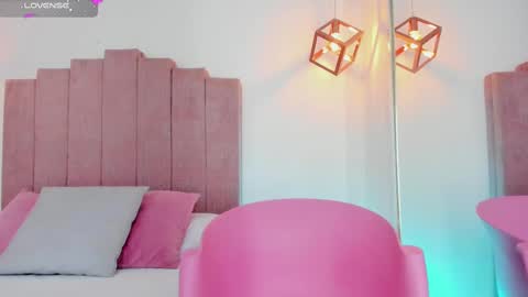 Jeen  online show from October 1, 8:08 pm