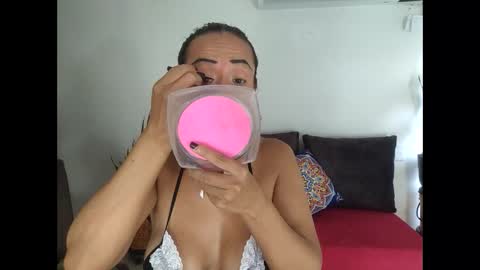 sephorandmonell online show from November 16, 9:39 pm