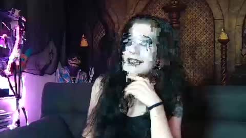 Seraphin Munster online show from October 14, 5:49 pm