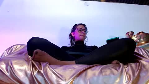 Serena Xyz online show from December 3, 9:15 pm