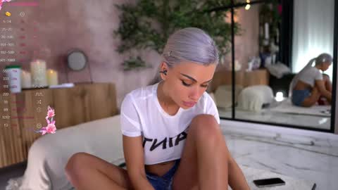 Serene Sophiex online show from September 18, 8:46 pm