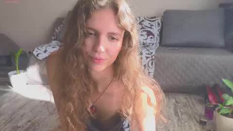Snapshot of sereta_fin chatting on September 30, 10:04 am Hey Guys and Girls non-binary personalities Im Sereta online show from September 30, 10:04 am