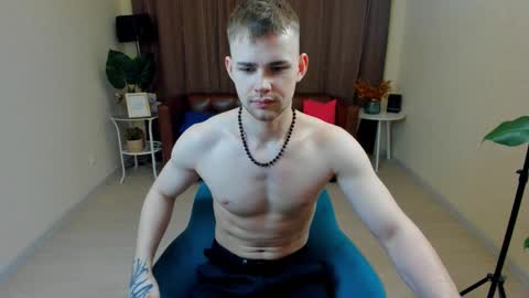 Snapshot of sevans14 chatting on February 3, 12:47 am SevanS14 online show from February 3, 12:47 am