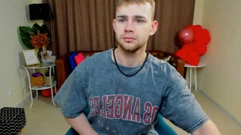 Snapshot of sevans14 chatting on February 16, 10:43 pm SevanS14 online show from February 16, 10:43 pm