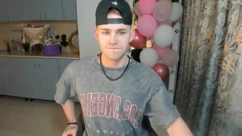 Snapshot of sevans14 chatting on February 22, 9:04 pm SevanS14 online show from February 22, 9:04 pm
