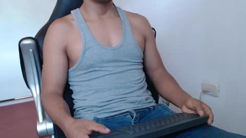 Snapshot of sexatlexx chatting on January 13, 2:11 pm arnold online show from January 13, 2:11 pm