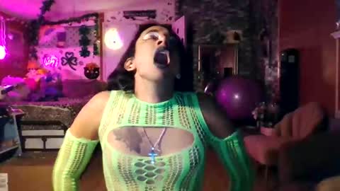 sexiwhiskey699 online show from February 19, 5:17 am