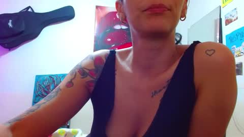 Snapshot of sexmilkdirty chatting on February 26, 9:42 pm sexmilkdirty online show from February 26, 9:42 pm