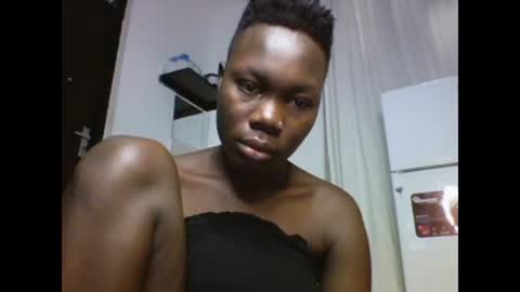 Snapshot of sexqueen02 chatting on February 7, 5:41 am sexqueen02 online show from February 7, 5:41 am