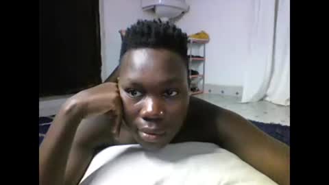 Snapshot of sexqueen02 chatting on February 5, 11:23 am sexqueen02 online show from February 5, 11:23 am