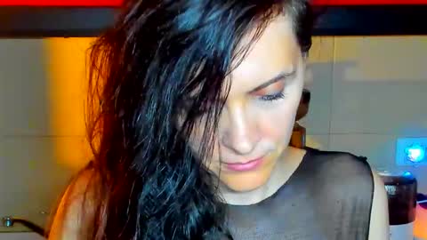 sexqueen1111 online show from February 1, 1:46 am