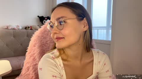 Snapshot of sexstar_l1fstyl3 chatting on December 14, 10:24 am Diana online show from December 14, 10:24 am