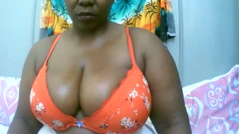sexxi_ebony online show from January 12, 8:10 am
