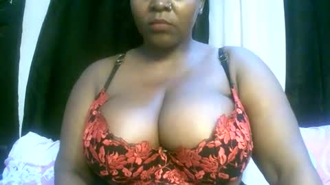 sexxi_ebony online show from April 15, 8:20 pm