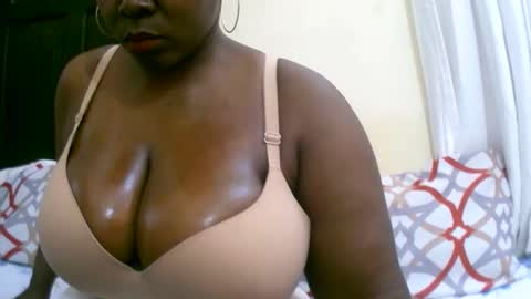 Snapshot of sexxi_ebony chatting on October 2, 8:57 am sexxi_ebony online show from October 2, 8:57 am