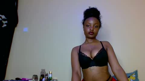 Snapshot of sexxy_daisyy chatting on October 15, 3:35 pm sexxy_daisyy online show from October 15, 3:35 pm