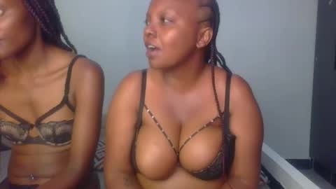 Snapshot of sexxy_surphire chatting on October 12, 6:43 pm Sexxy surphire online show from October 12, 6:43 pm