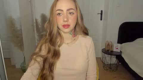 C o r a l i e online show from February 3, 7:35 am