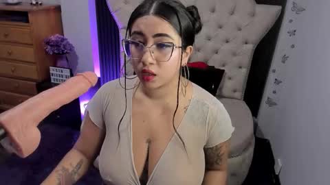  C R I S T A L  online show from October 20, 10:04 pm