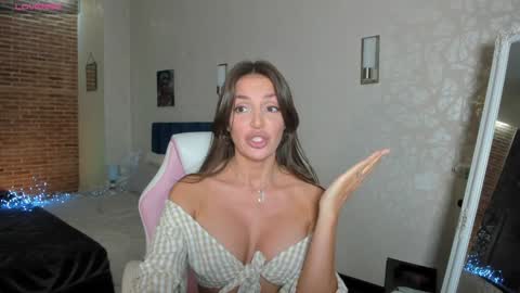 Snapshot of sexy_ev3lin chatting on December 6, 6:00 pm Sexy Ev3lin online show from December 6, 6:00 pm