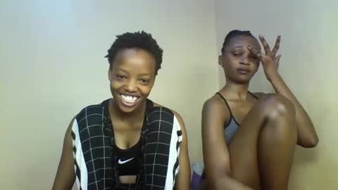 Snapshot of sexy_kaly chatting on October 16, 1:11 pm Sexy kaly online show from October 16, 1:11 pm