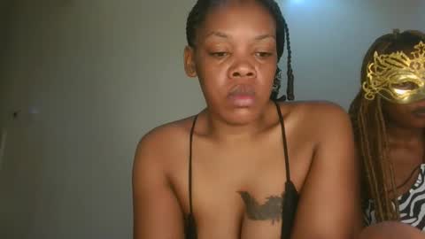 sexy_lyna online show from April 10, 7:13 am