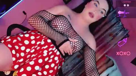 Snapshot of sexy_mysterious_dirty_girl chatting on October 14, 10:18 am queen online show from October 14, 10:18 am