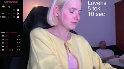 Snapshot of sexy_sweets chatting on September 26, 10:07 pm Sexy-Sweets online show from September 26, 10:07 pm