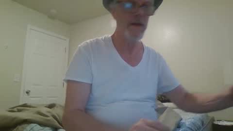 Snapshot of sexy_white_daddy chatting on February 25, 5:30 pm Daddy online show from February 25, 5:30 pm