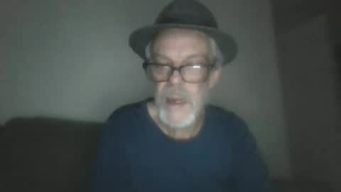 Snapshot of sexy_white_daddy chatting on February 27, 11:50 am Daddy online show from February 27, 11:50 am