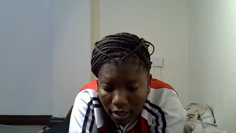 Snapshot of sexy_yello chatting on October 10, 8:03 pm Bantu girl online show from October 10, 8:03 pm