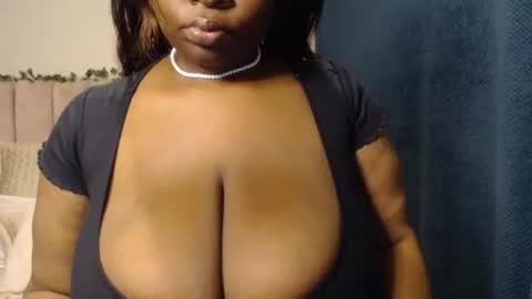 Snapshot of sexyangiexx chatting on January 17, 11:51 pm Angie online show from January 17, 11:51 pm