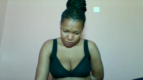 Snapshot of sexyapple2002 chatting on October 11, 8:01 pm Martha online show from October 11, 8:01 pm